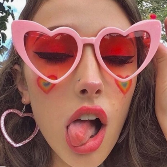 Pink Heart Pink Lens Sunglasses 💖 Brand New Never Worn Still In Plastic💖 - Picture 2 of 7